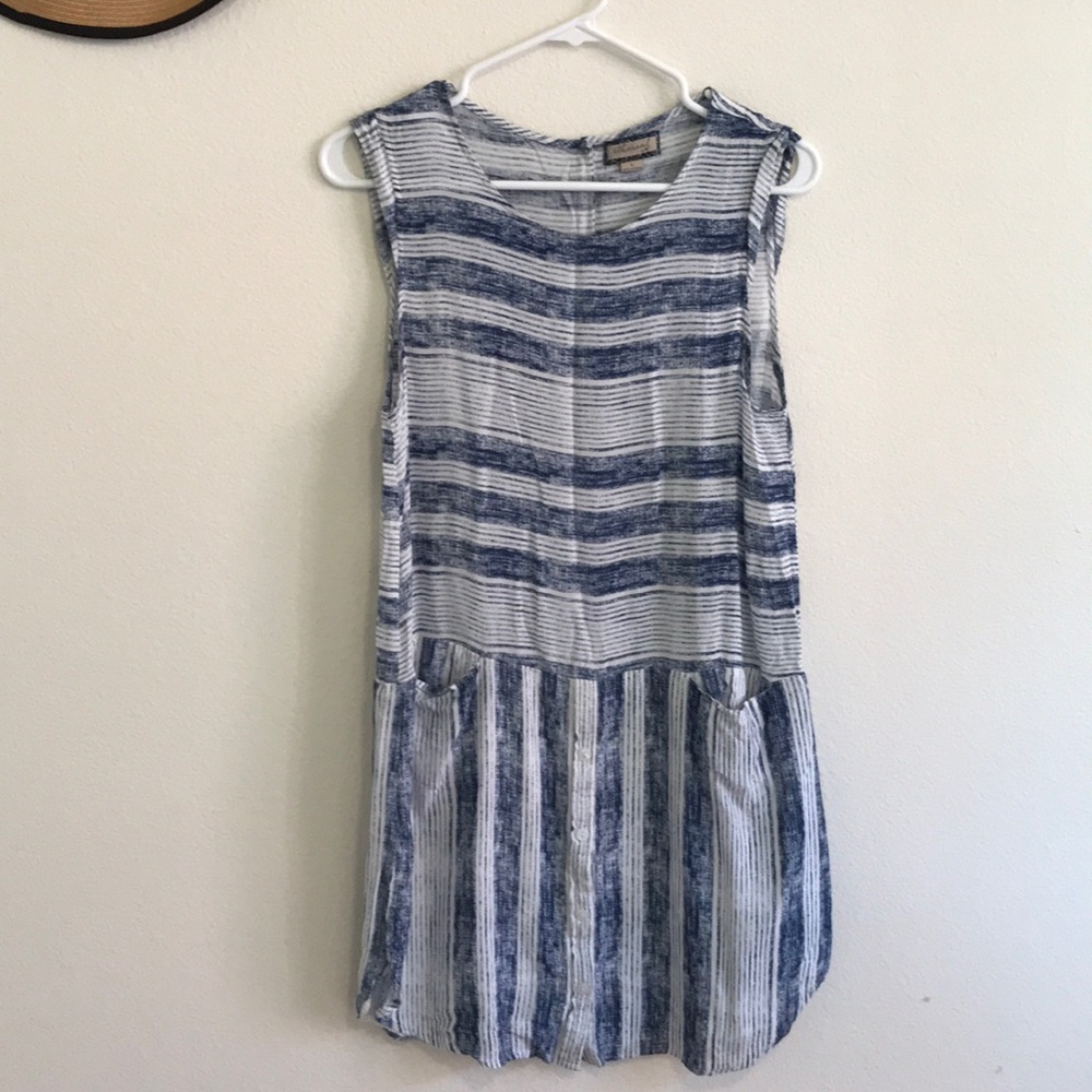 3/$25 Summer springtime, indigo/ white flowy dress